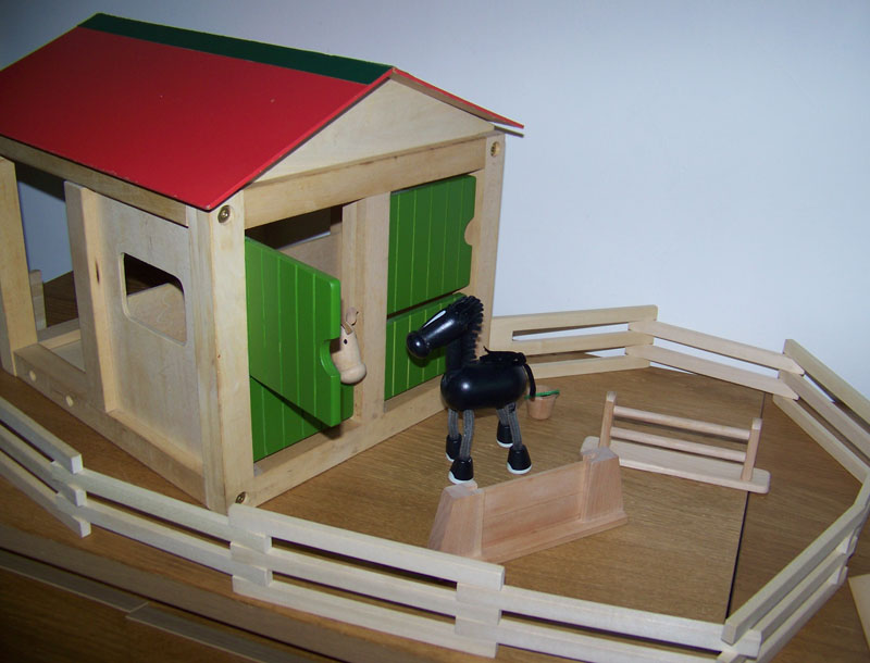 ride on horse and stable toy